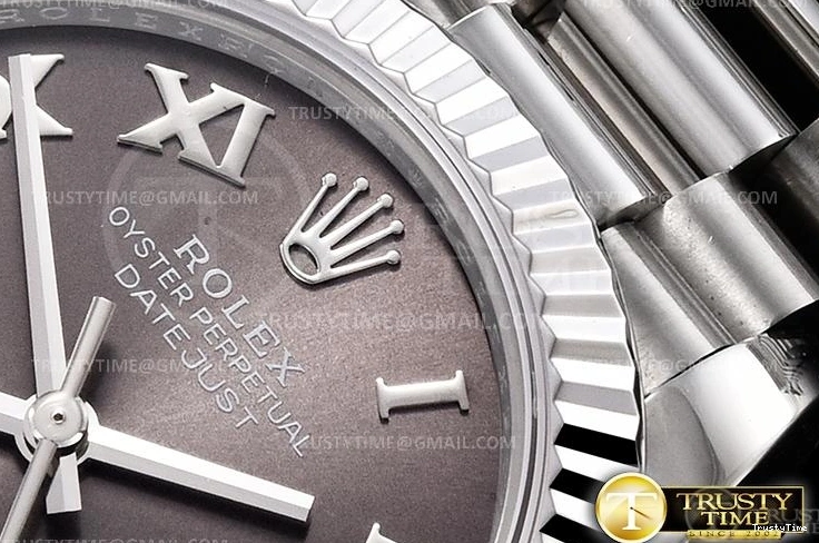 0131 RMDJ0253E – DJ Midsize 31mm Sophisticated 825